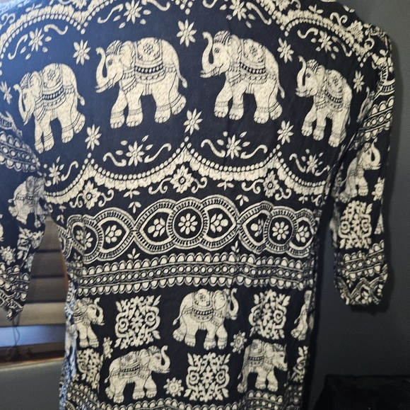 Eaethbound Trading Co. Womans Elephant Print Blouse Size S - Picture 8 of 12